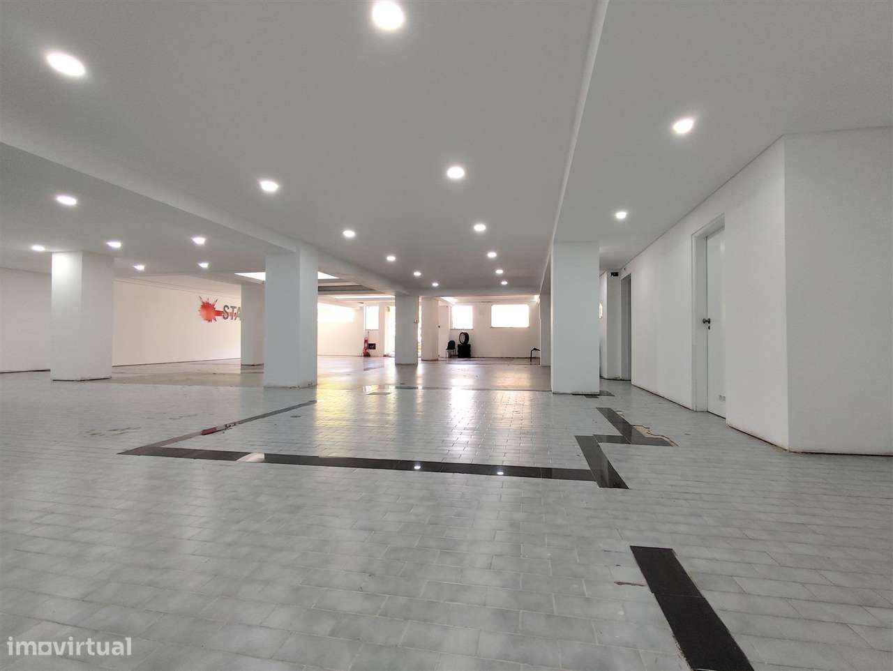 Espaçosa loja em Torres Novas - Grande imagem: 3/9