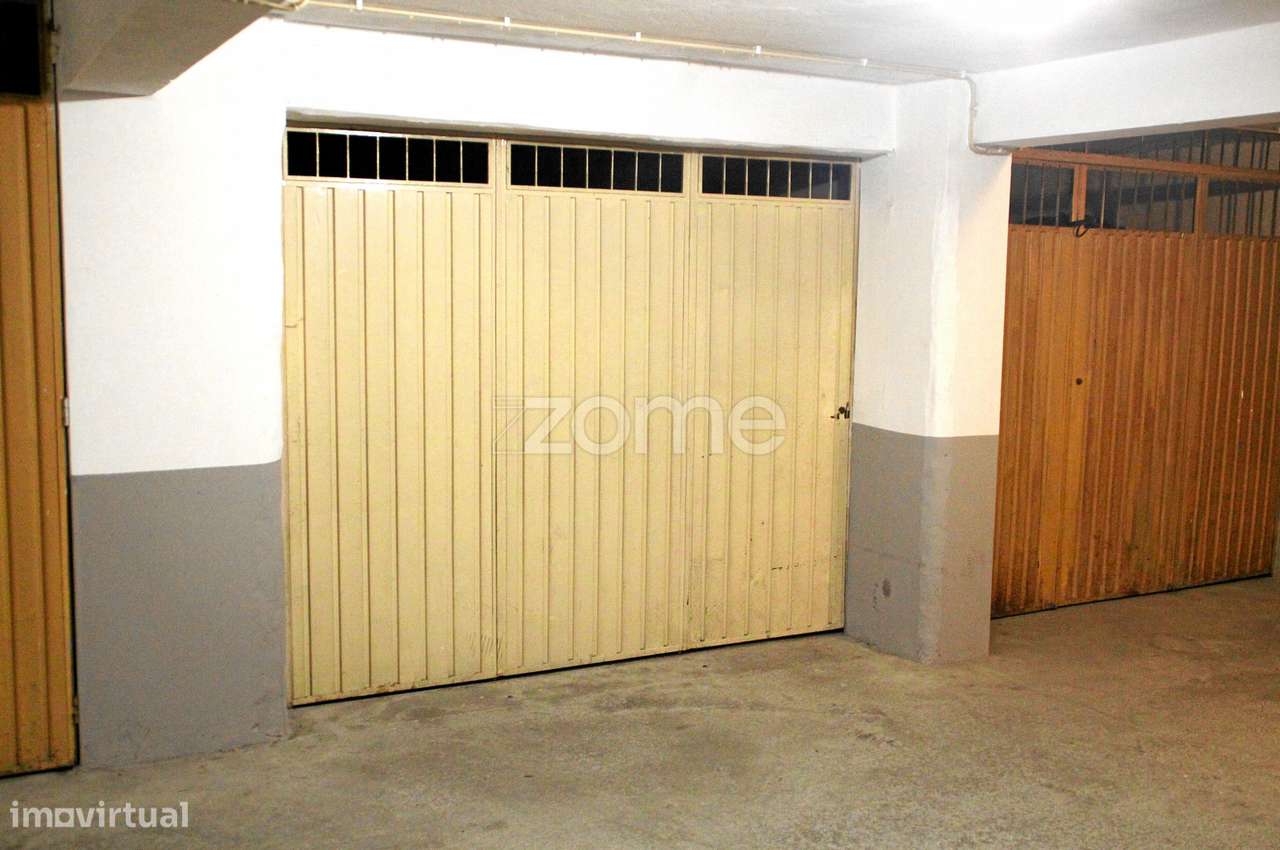 Apartamento T3 de cobertura, com terraço e garagem-10