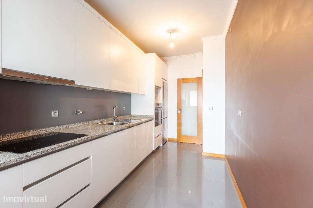 T2 com lugar de garagem no centro do Marco de Canaveses-14