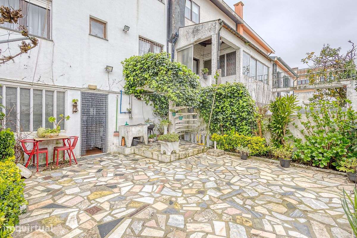 Moradia T5 para venda-25