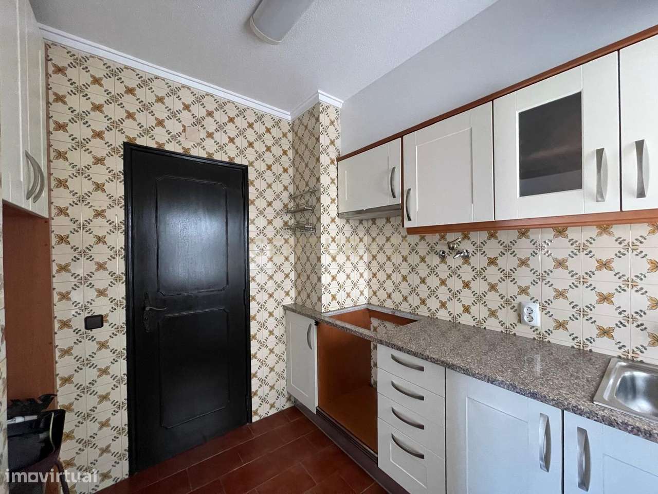Exclusivo Apartamento T2 - Quarteira - Lugar de Garagem - Varandas - P-19