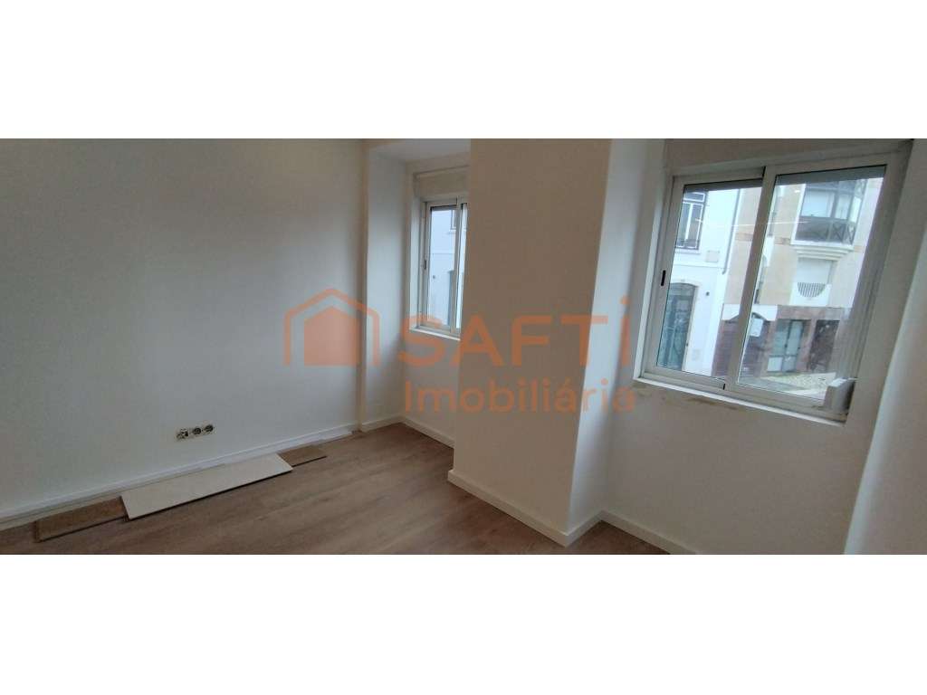 Apartamento T2 Remodelado em Campolide - Grande imagem: 4/14