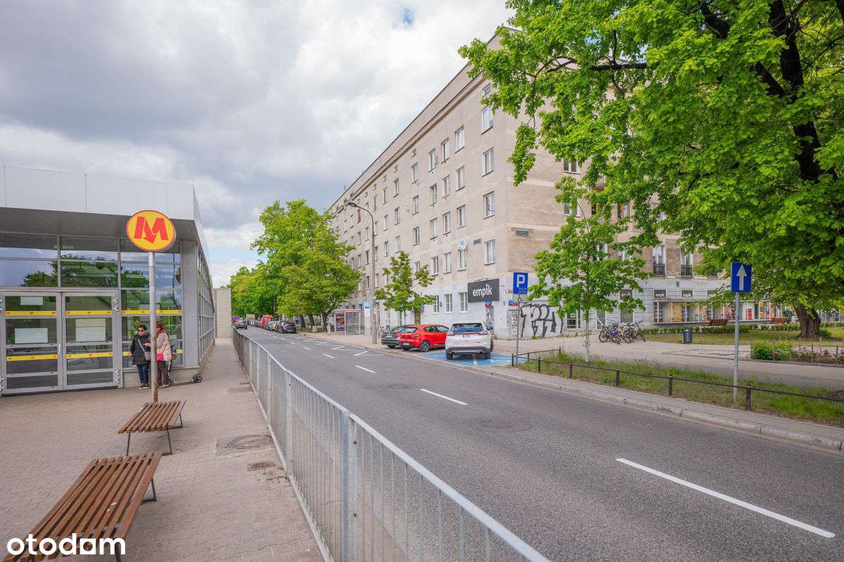 dwa pokoje, Metro z miejscem parkingowym-11