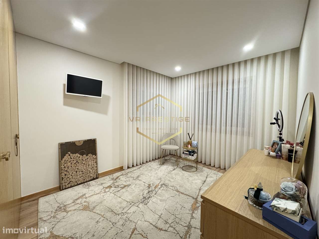 T3 Remodelado junto à Praça do Almada – Terraço Exclusivo de 30 m²-7