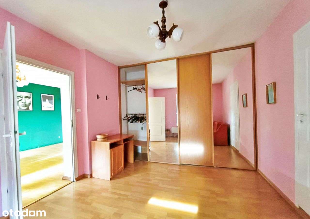 w kamienicy w centrum Olsztynka-3