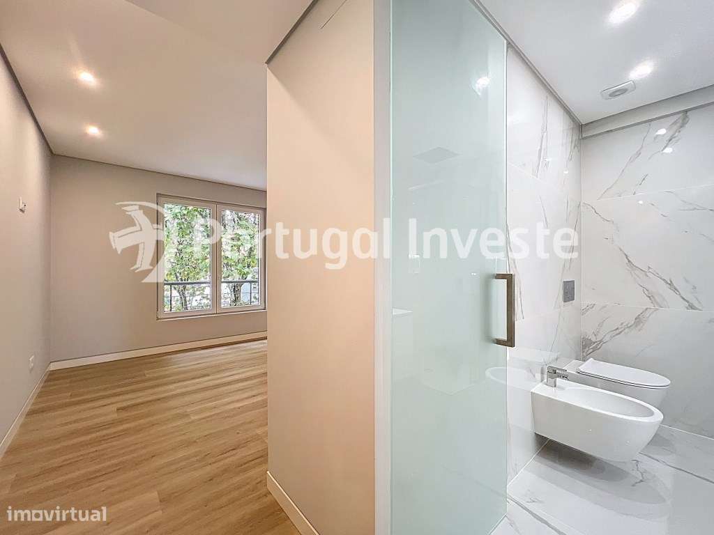 Sublime Duplex T4 com Mezanino no centro de Carcavelos-24