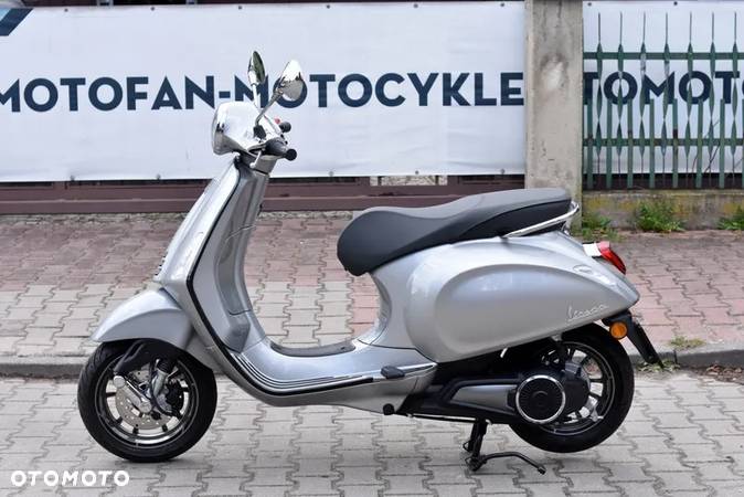 Piaggio Vespa - 18