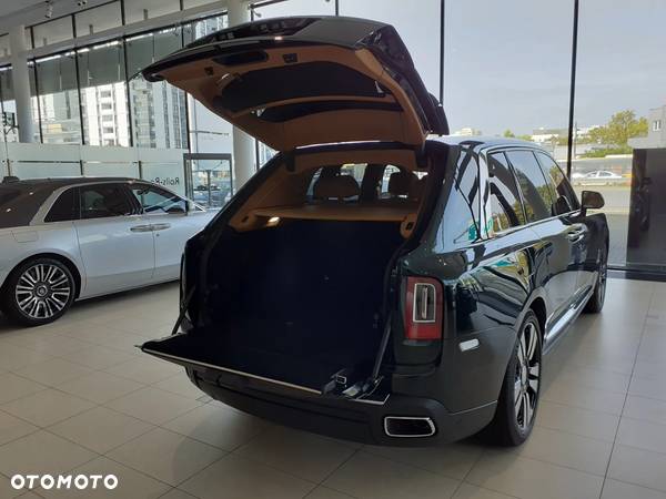 Rolls-Royce Cullinan - 13