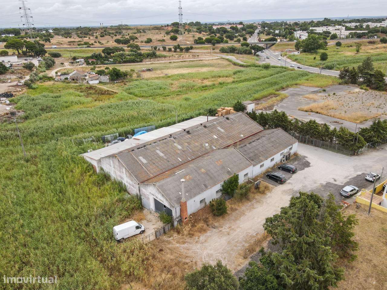 VENDE-SE ARMAZÉM COM TERRENO PARA CONSTRUÇÃO INDUSTRIAL - Grande imagem: 4/16