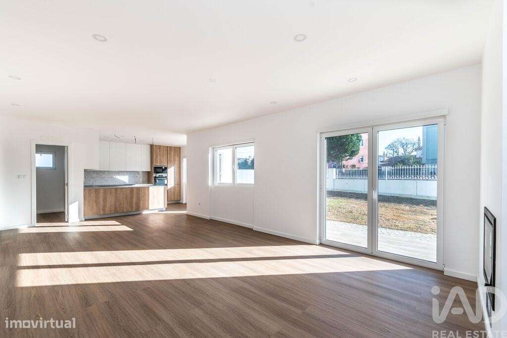 Moradia isolada T4 em Marinha Grande de 220,75 m2 - Grande imagem: 5/34