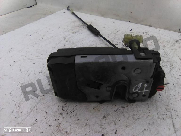 Fechadura Porta Tras Dta  Opel Astra H 1.9 Cdti - 2