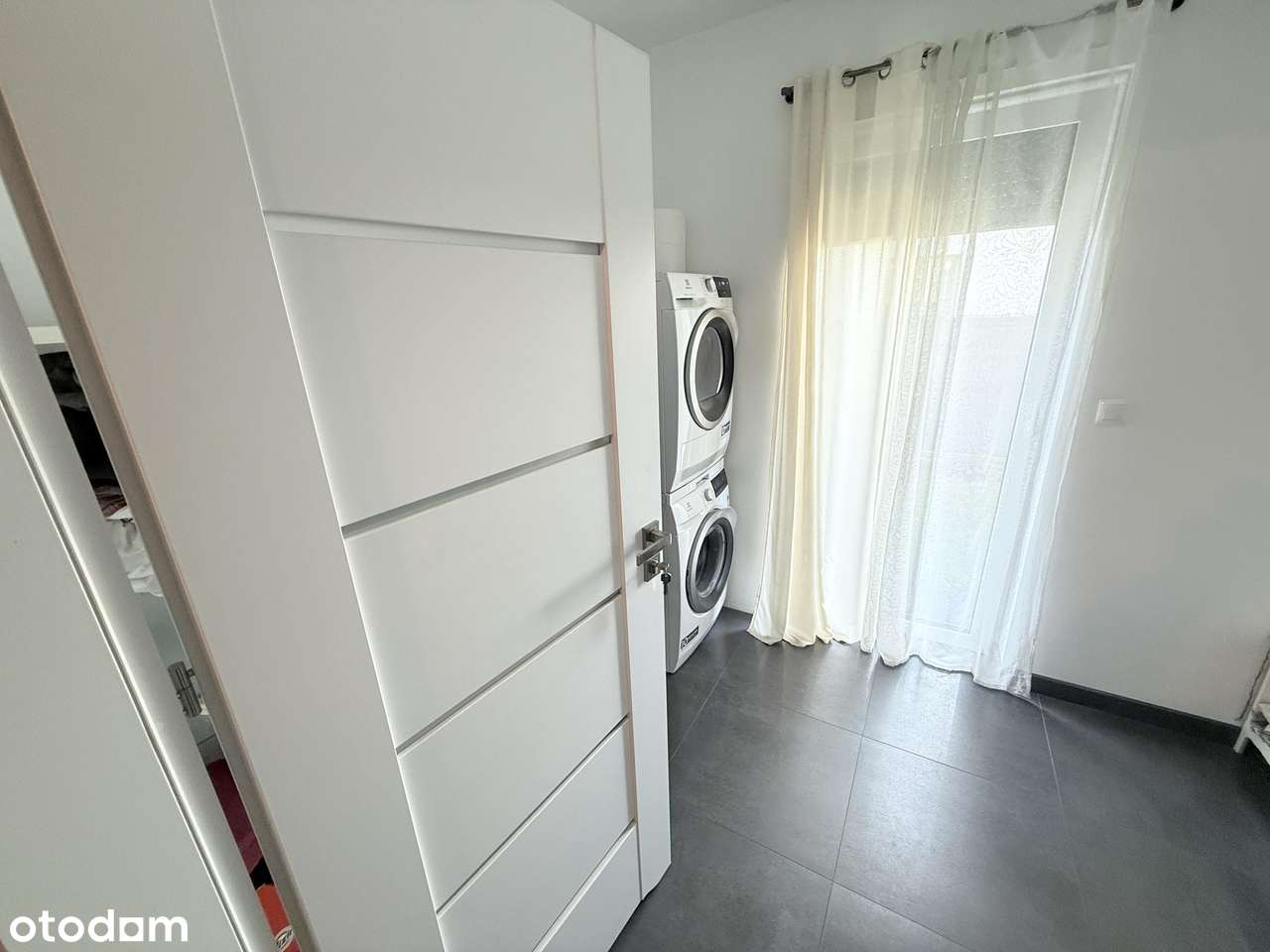 dom z dużym garażem  + lokal usługowy - pow. 262m2 -- Leszno - Zatorze-9