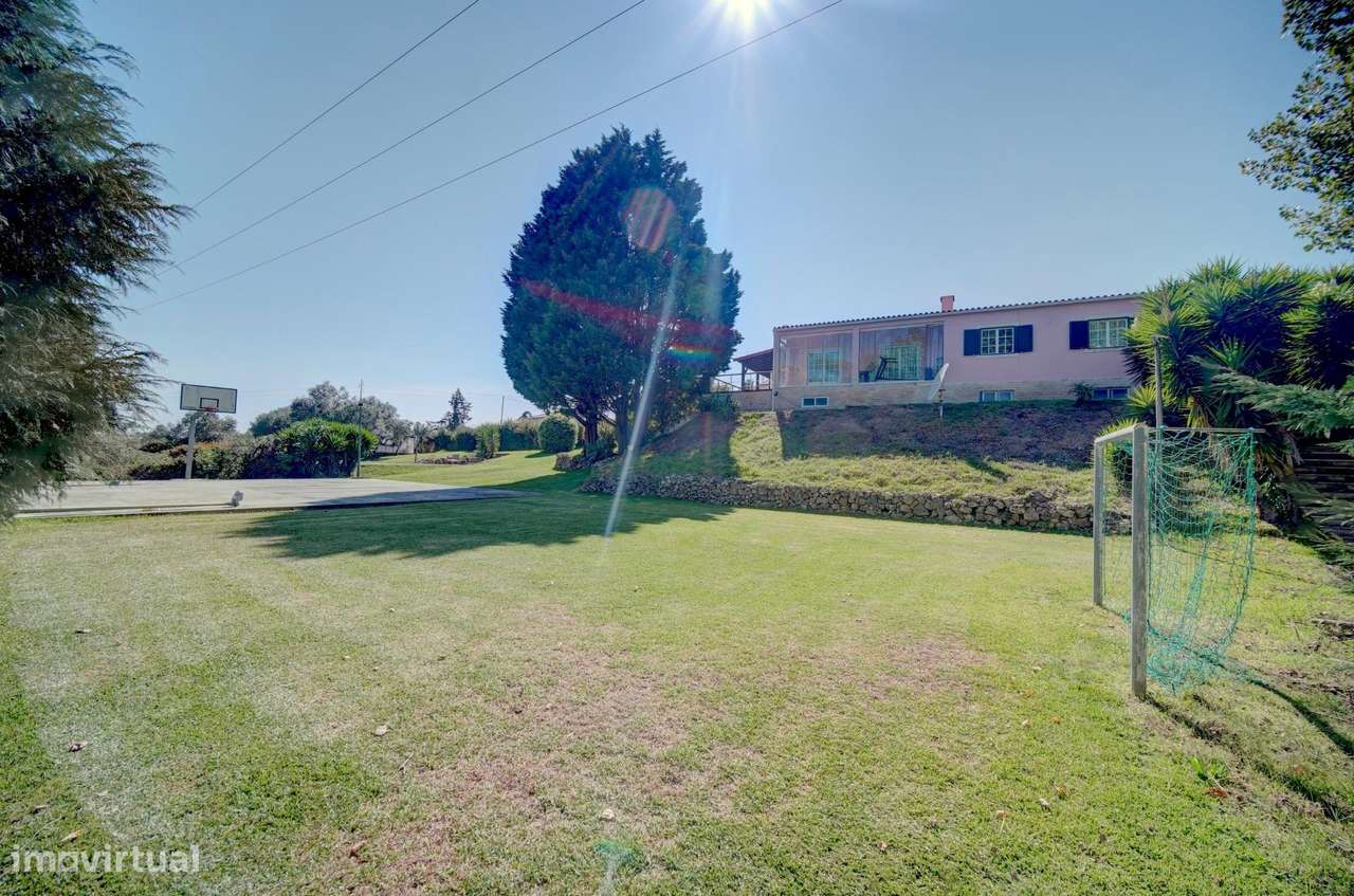 Quinta com Casa Tradicional com Piscina e Terreno de 8.800 m²-7