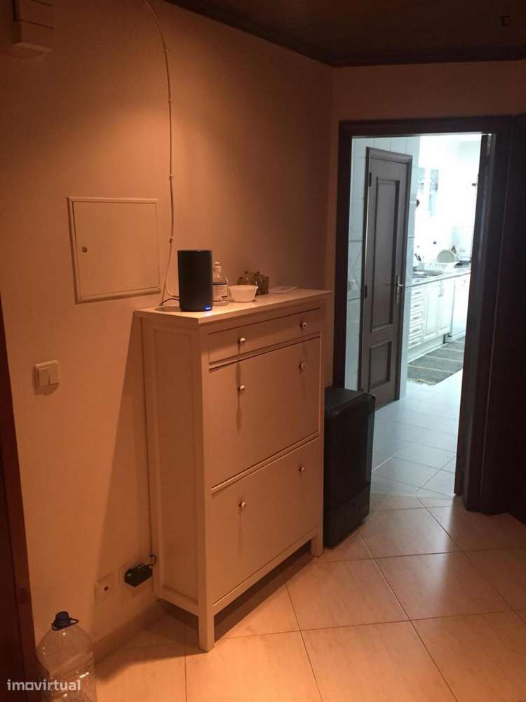 Quarto - localizado em Intendente Lisbon - Grande imagem: 2/10