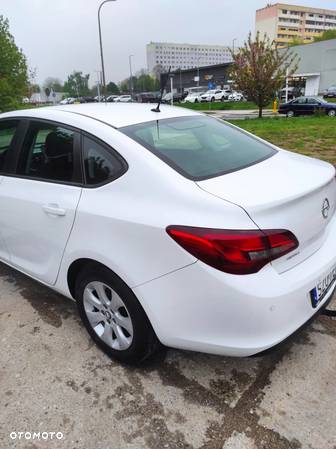 Opel Astra - 10