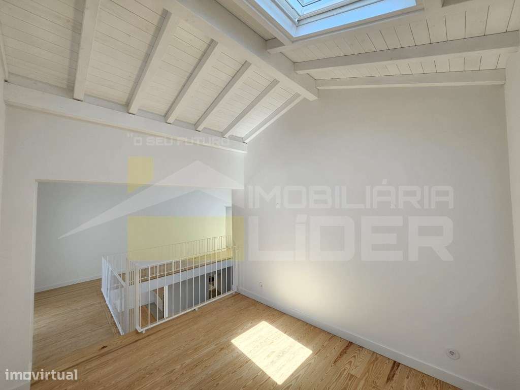 OFERECEMOS a escritura.
Moradia T3 no Zambujal - Longo da Vila - M...-27