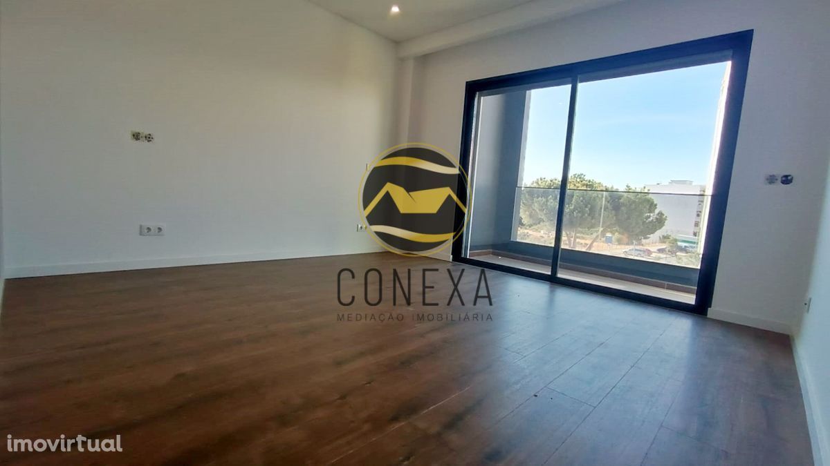 Excelente Apartamento T3 em Condomínio Privado com Piscinas