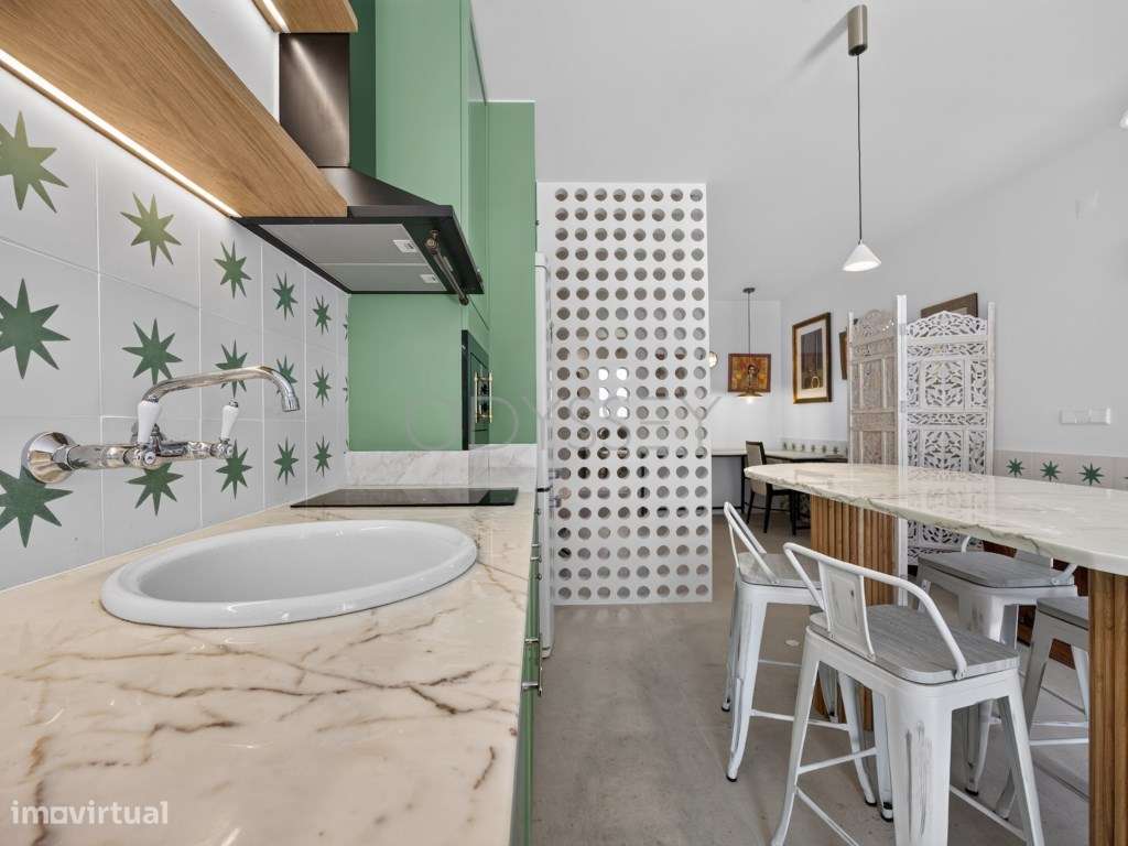 Edifício Residencial Renovado com Múltiplos Espaços Habitacionais I...-29