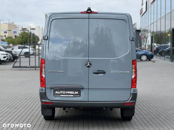 Mercedes-Benz Sprinter - 7