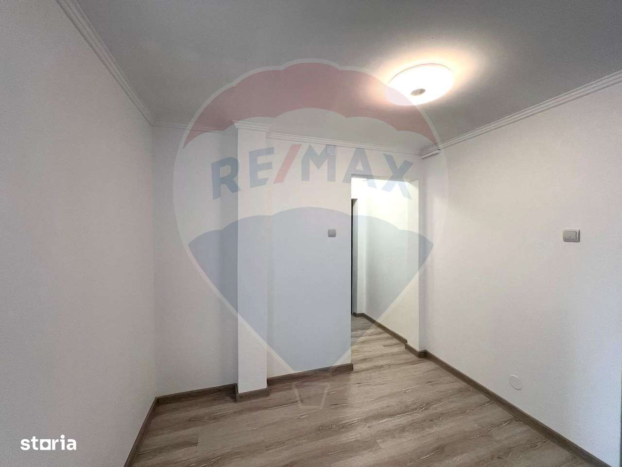 Apartament cu 3 camere de vânzare strada BICAZ zona URA-6