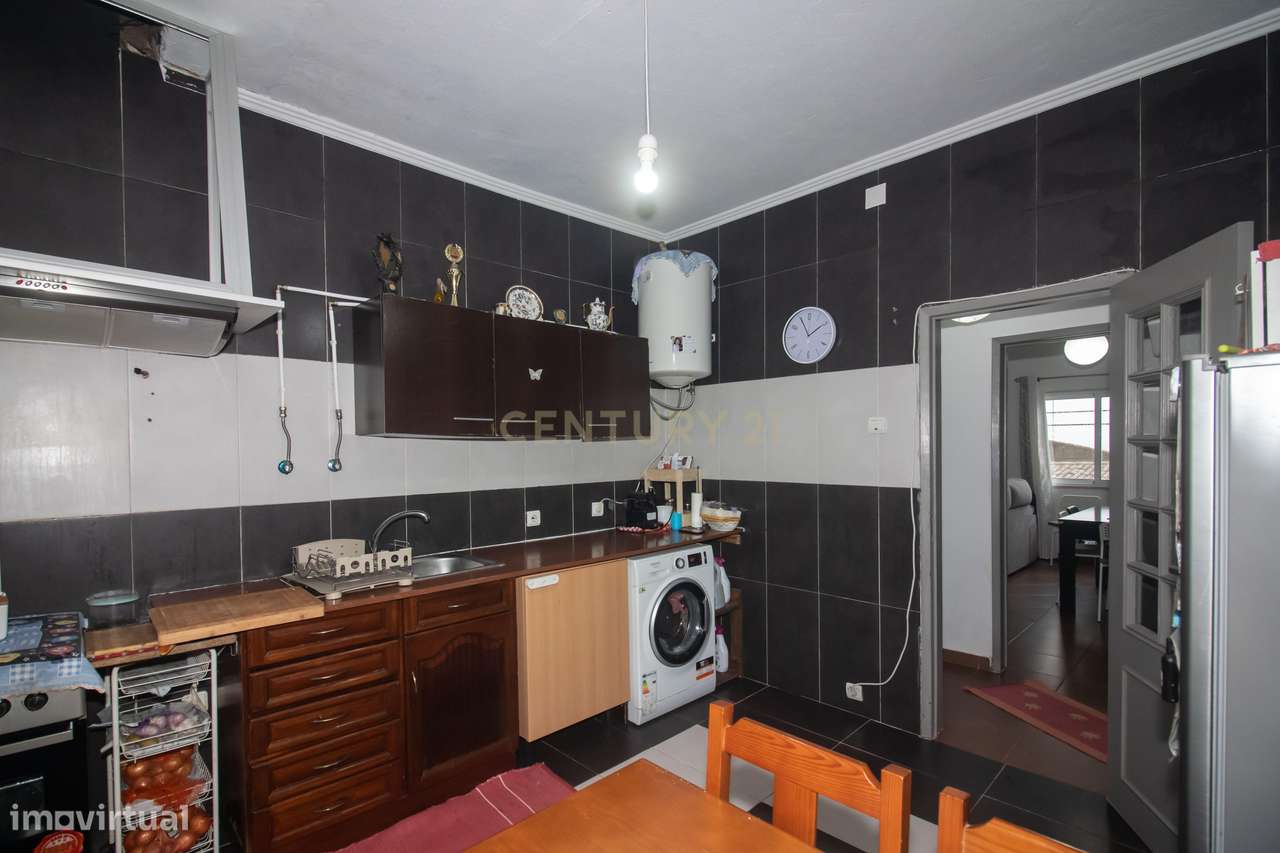 Moradia localizada em zona calma e residencial em Vila Chã- Ventosa n - Grande imagem: 3/23