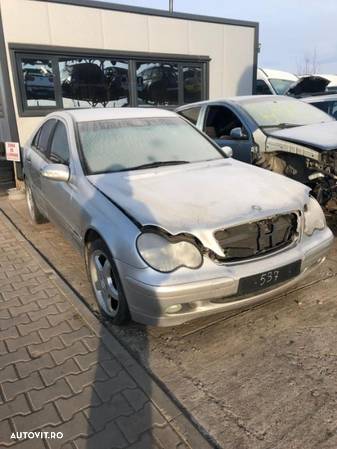 Dezmembrez Mercedes C-Class, motor 2.0 benzina, an 2002 - 1