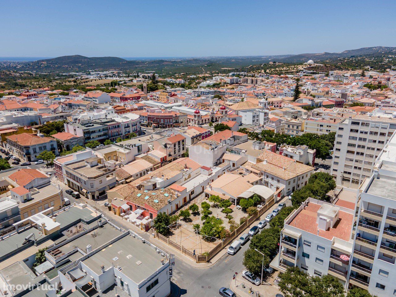 Terreno para. construção com 2315 m2 no Centro de Loulé