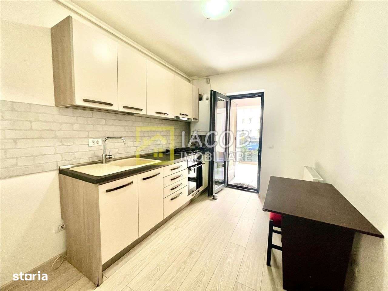 De vanzare Apartament 2 CD, Vadu Bistritei, bloc 2020, et. 1, balcon d - Imagine principală: 4/16