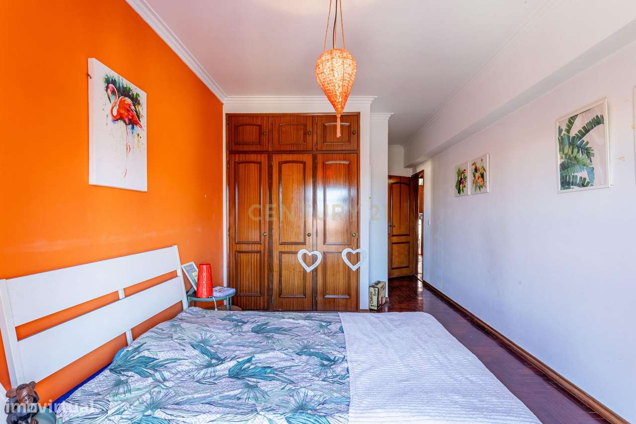 Fantástico Apartamento T3 com Excelente Luminosidade no Chapim, Odivel-8