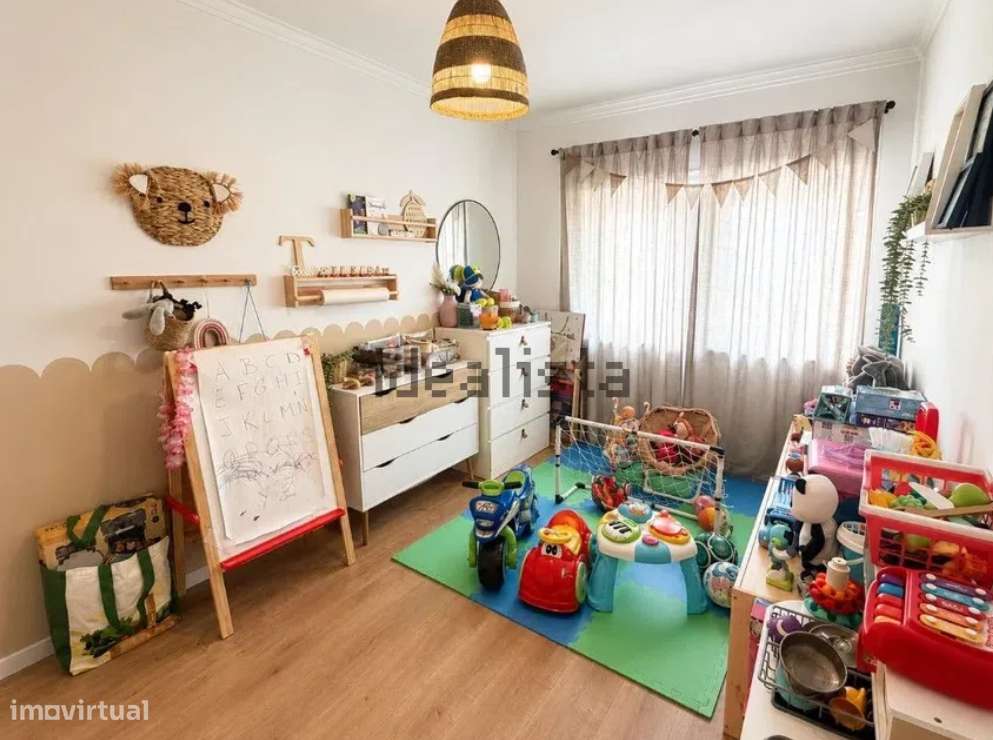 Apartamento T3 à venda em Santa Marta do Pinhal, Corroios-9