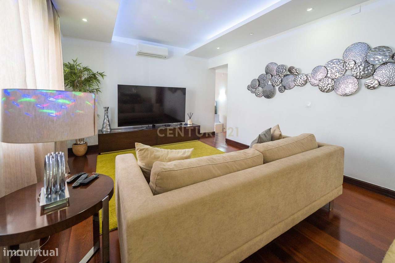 Moradia T4 com piscina-14