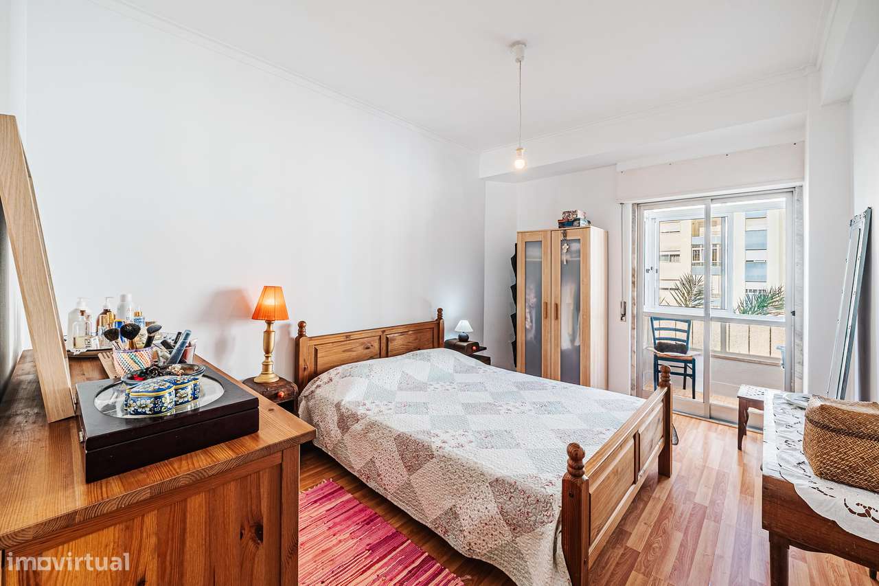 Apartamento T2 localizado nas Mercês-15