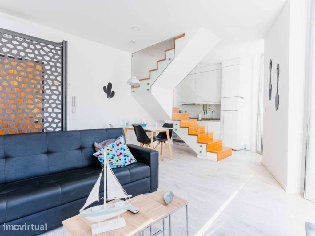 T0 Duplex - 1.º e 2.º Andar | Matosinhos - Grande imagem: 4/10