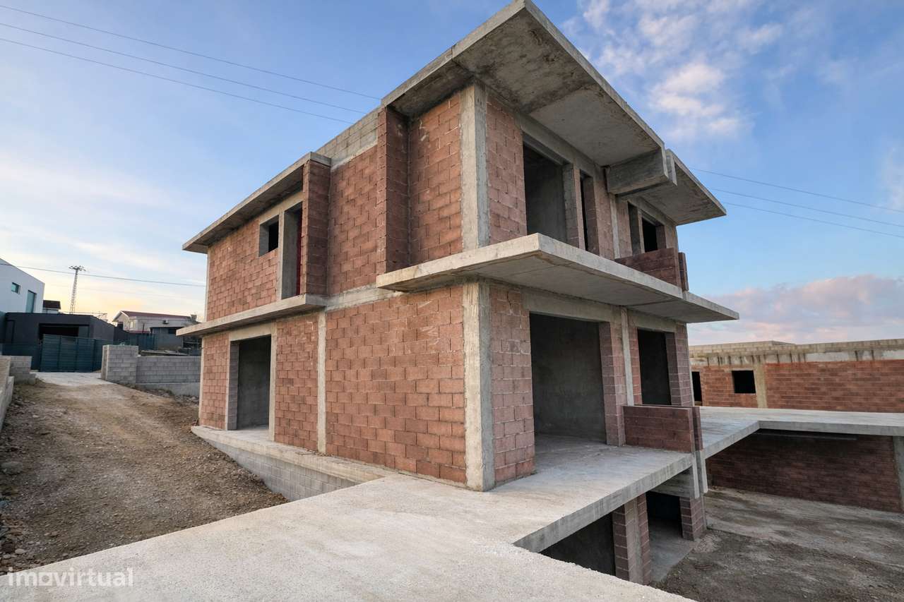 Moradia Geminada com 165m2 uteis - Grande imagem: 4/23