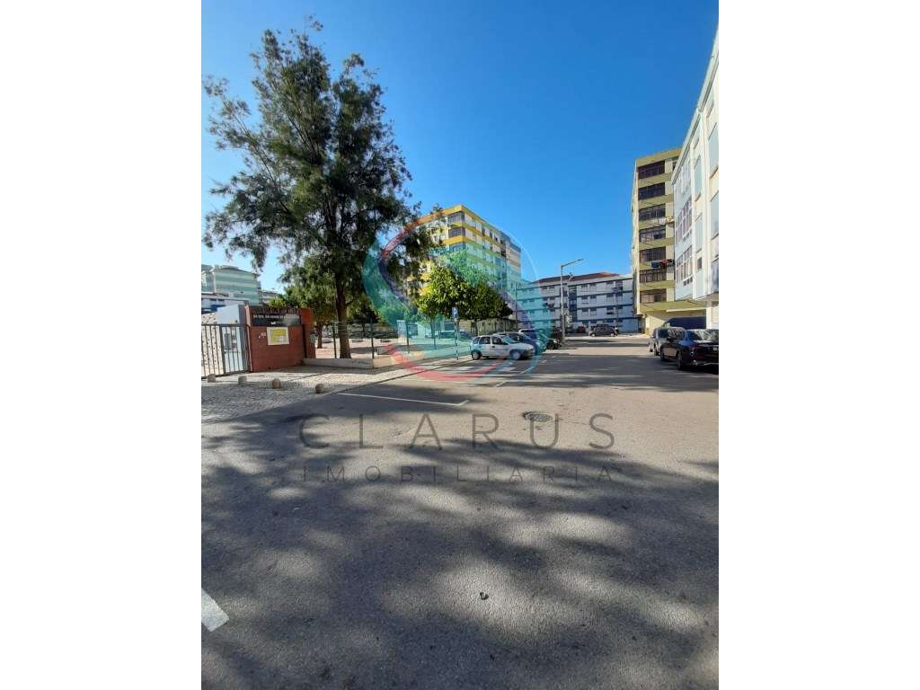 APARTAMENTO T2 AMORA/PAIVAS-16