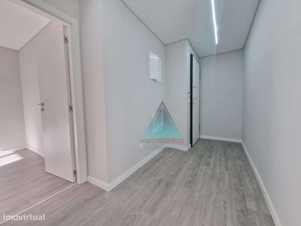 T2 TOTALMENTE REMODELADO NO BARREIRO - Grande imagem: 5/13