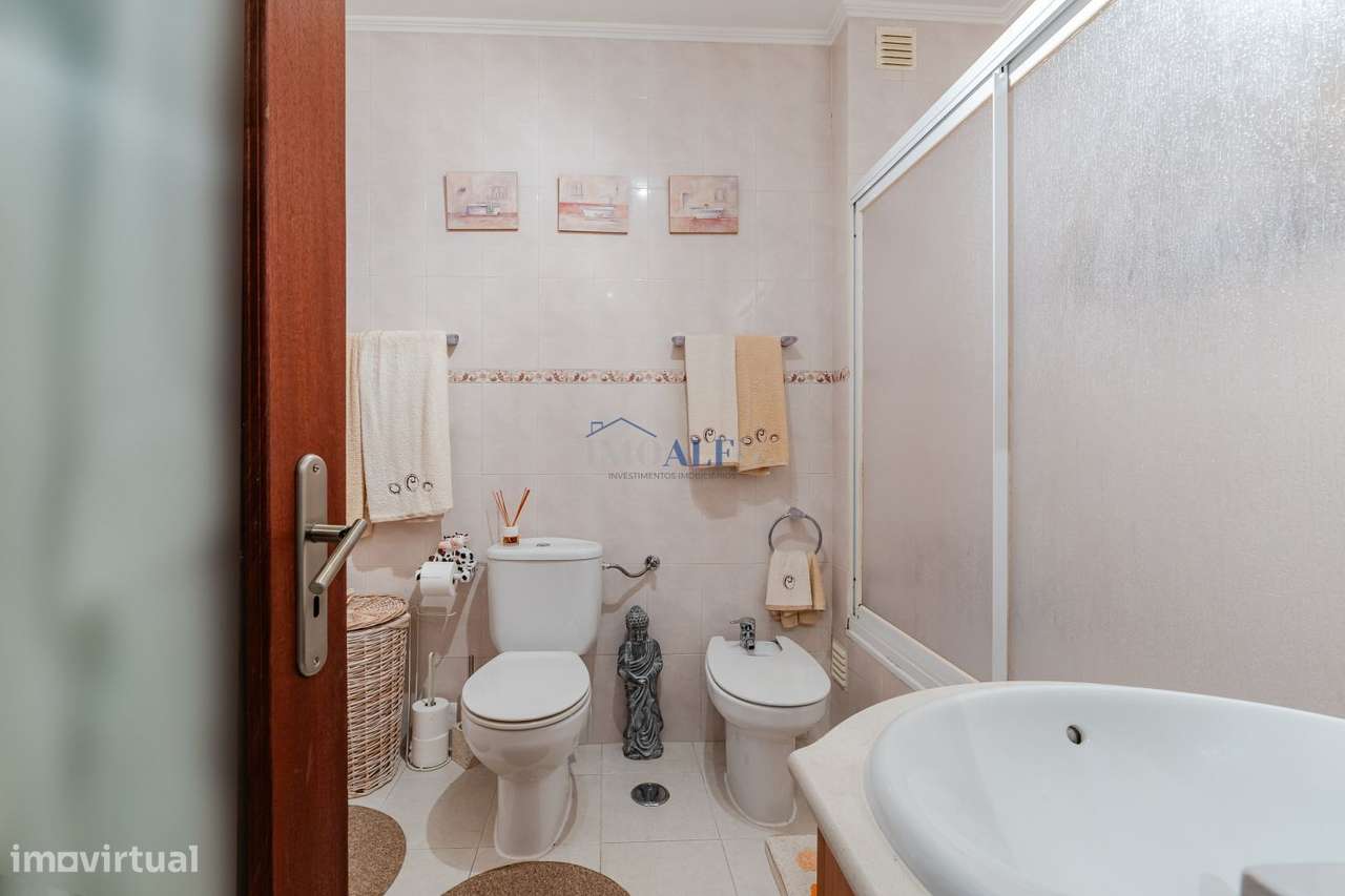 Apartamento T2 no Alto do Seixalinho, Barreiro-13