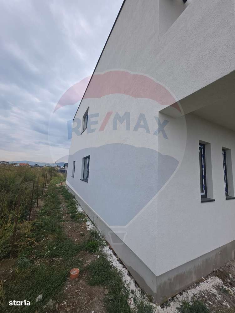 Întreg duplex de vânzare în cartier Izvor, Brașov - Imagine principală: 2/11