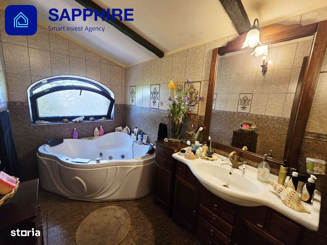 Vilă de lux Otopeni, pentru colecționari, înconjurată de brazi și artă-15