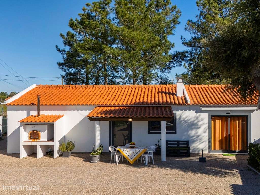 Moradia térrea com logradouro, piscina e estacionamento em Grândola-13
