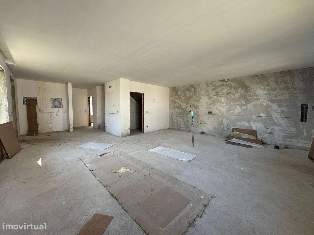 Moradia T3+1 em construção com excelente localização - Exclusivo-19