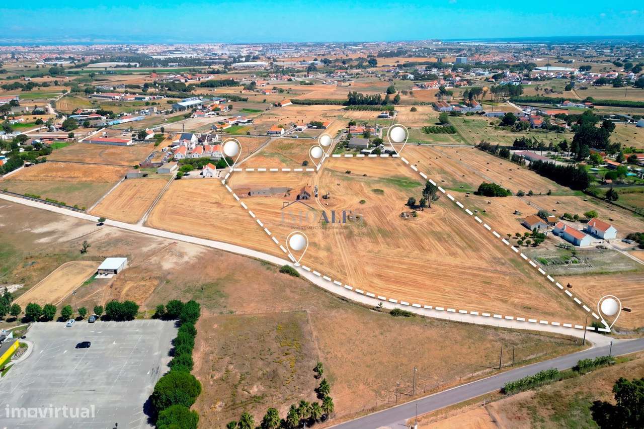 Terreno com 35000 m2 e moradia para reconstruir no Montijo-14
