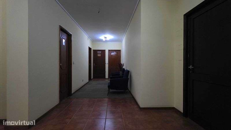 Escritório c/ Varanda no Centro da Feira | Junto Tribunal e Finanças. - Grande imagem: 4/12