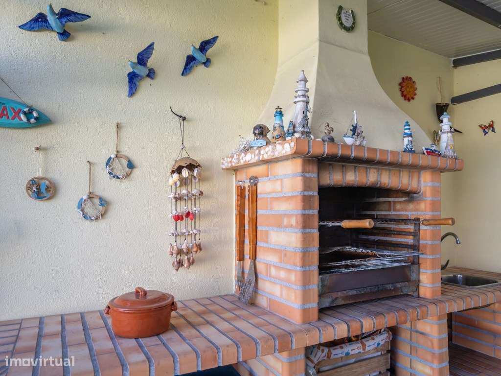 Moradia Isolada T4 com Piscina, Garagem e Acabamentos Premium-8