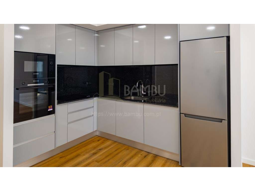 Apartamento T2 (NOVO) com lugar de garagem-6