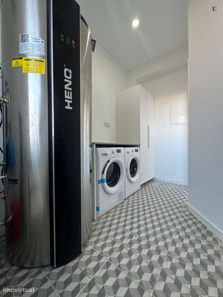 Quarto - localizado em São Sebastião Lisbon - Grande imagem: 5/9