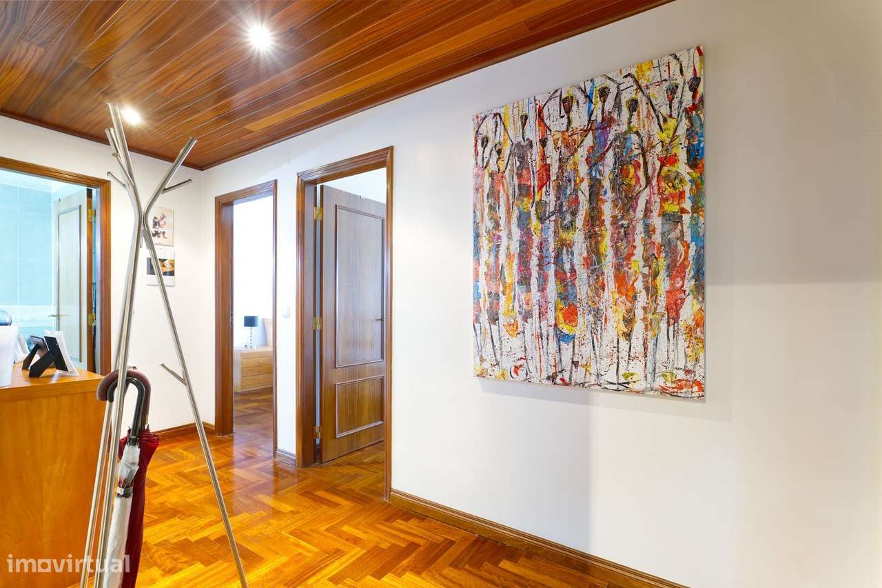 Apartamento T3 com excelentes áreas e uma vista deslumbrante...-7