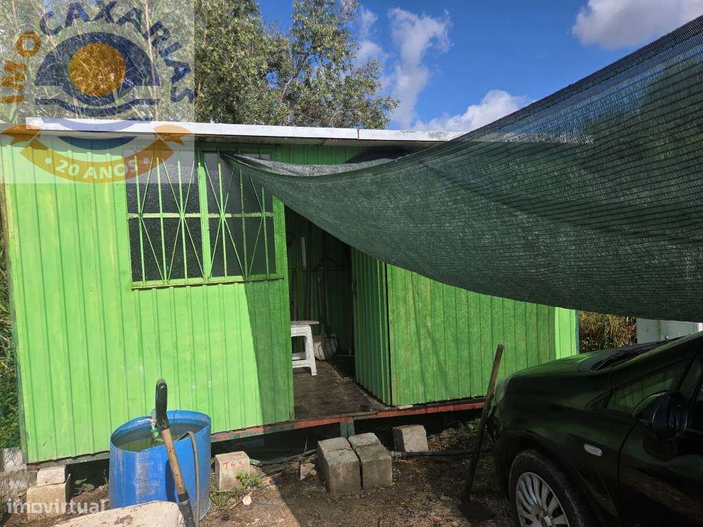 Quintinha de 1.800m² com Casa de Apoio Equipada e Água de Poço-18