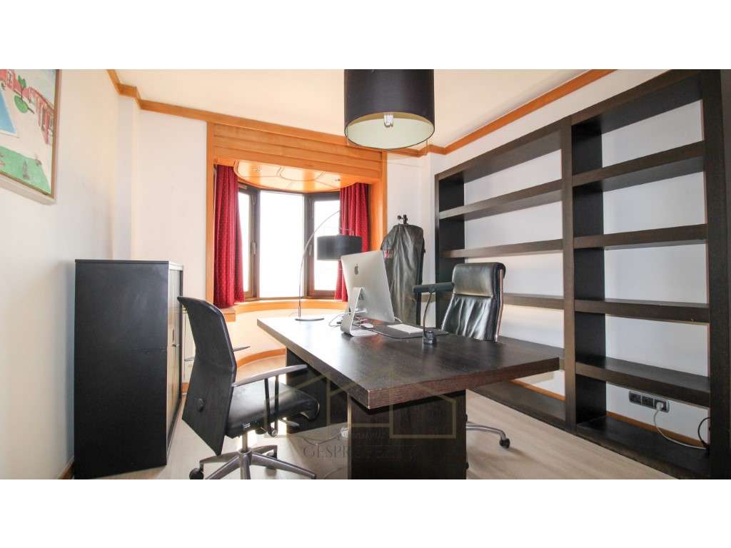 Apartamento T4 nas Torres das Amoreiras-24