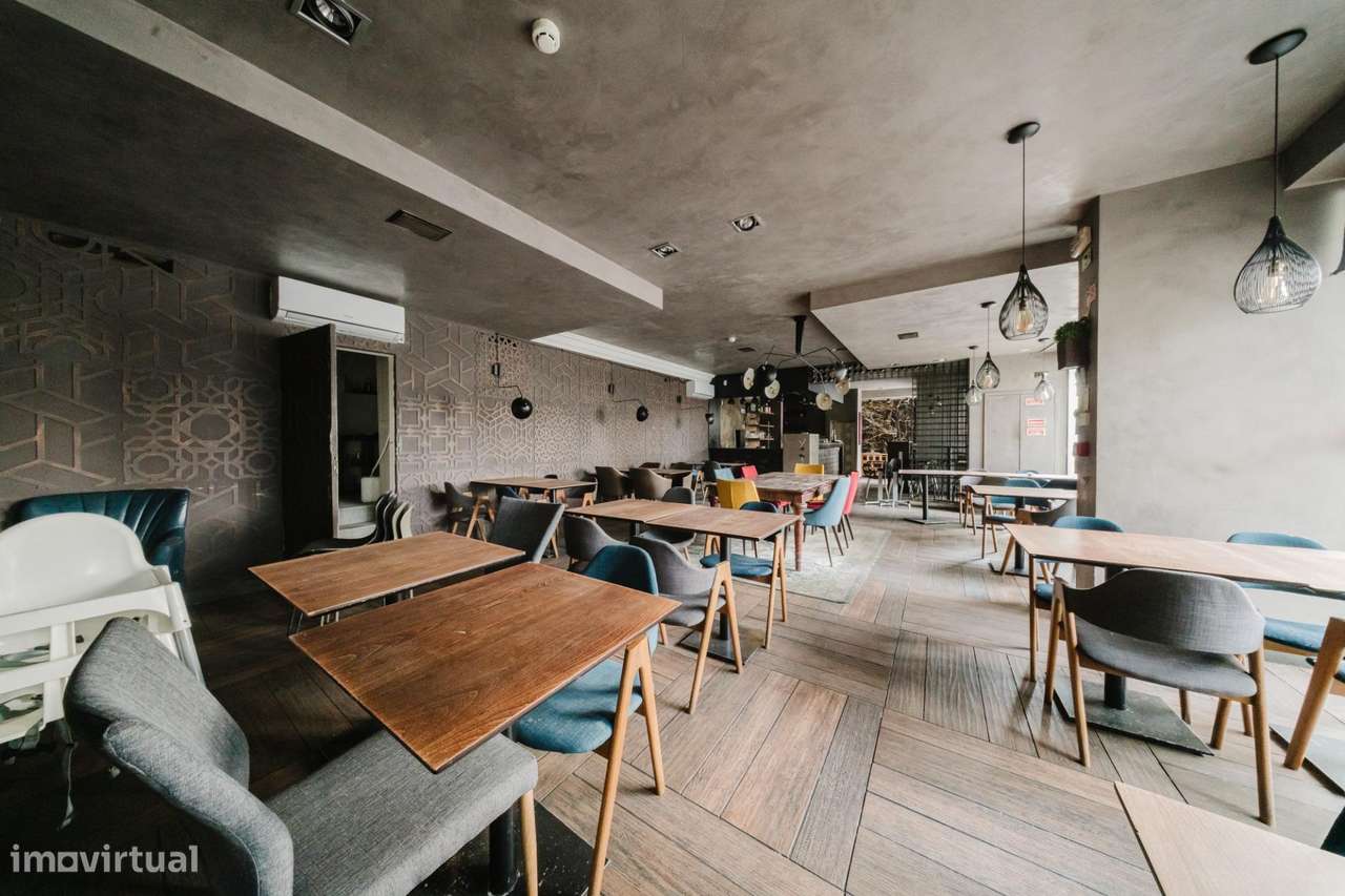 Espaço Comercial com Esplanada & Cozinha Equipada | 170m2 | Lumiar - Grande imagem: 4/25